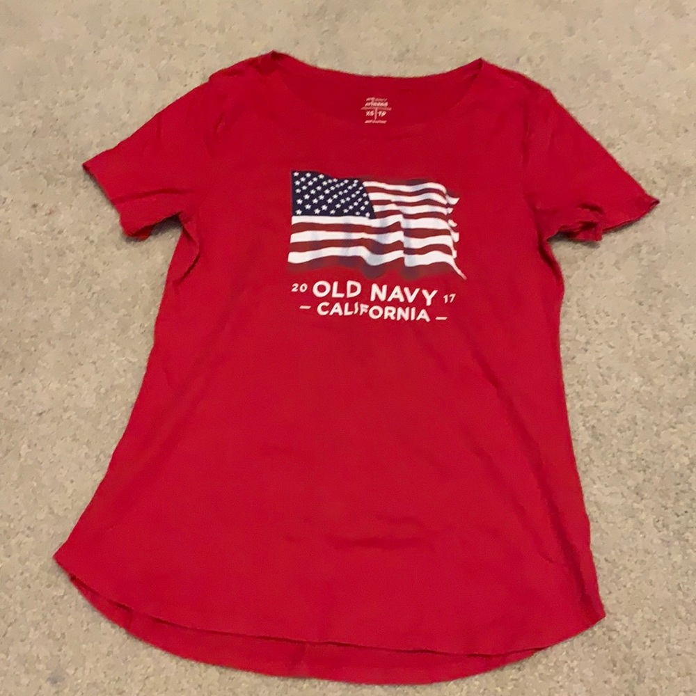 Old navy T shirt